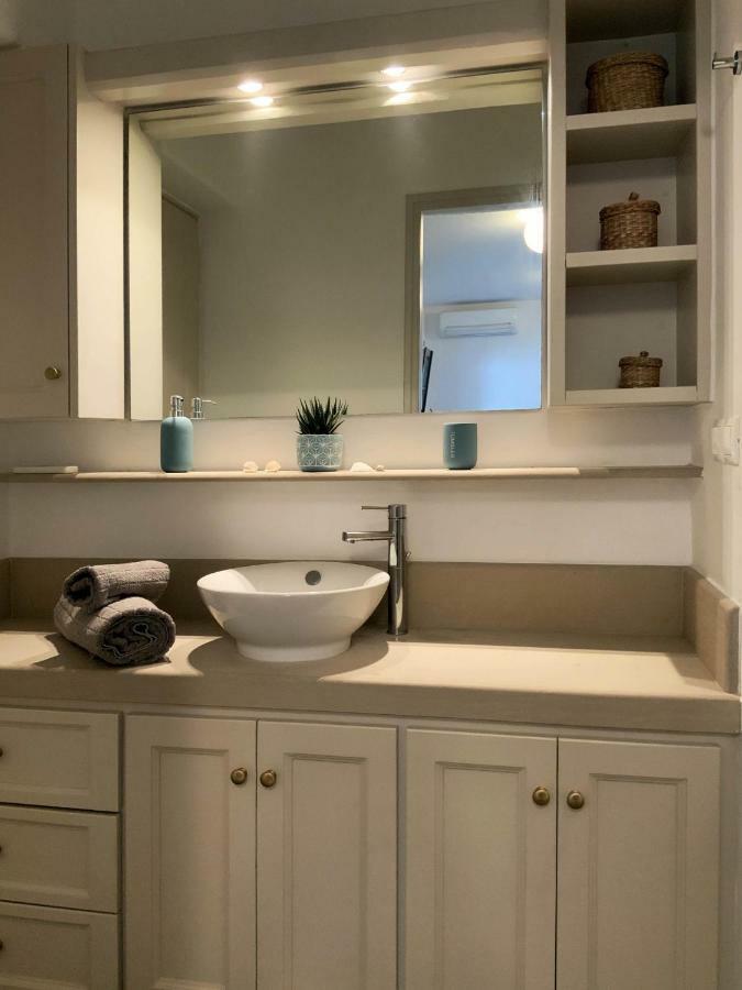 Aqua Blue, Only 100 Meters From The Beach Of Gialiskari Ioulis Εξωτερικό φωτογραφία