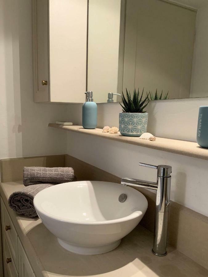 Aqua Blue, Only 100 Meters From The Beach Of Gialiskari Ioulis Εξωτερικό φωτογραφία